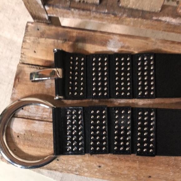 Black and Silver Stretch Belt Size XS/S - Picture 9 of 9